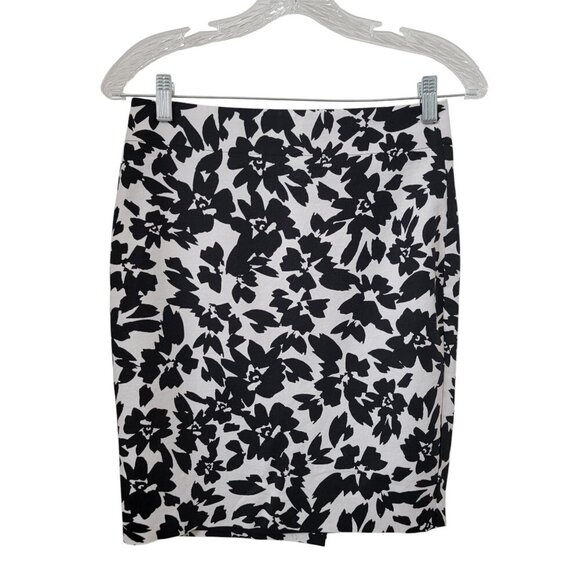 LOFT Size 0P Black & White Floral Pencil Skirt, Excellent, Like New Condition - Picture 1 of 11